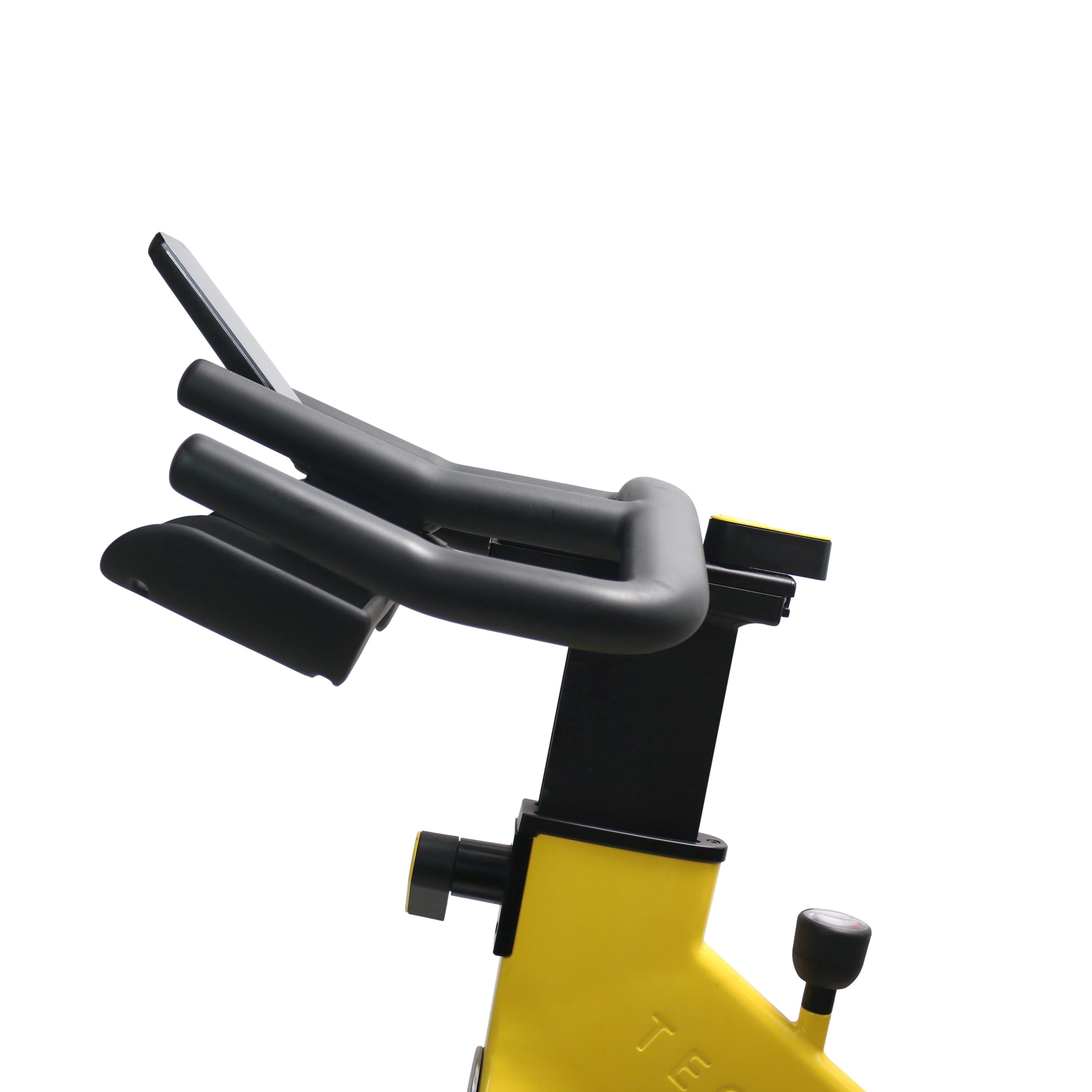 Bicicleta Spinning Technogym Group Cycle Preta e Amarela