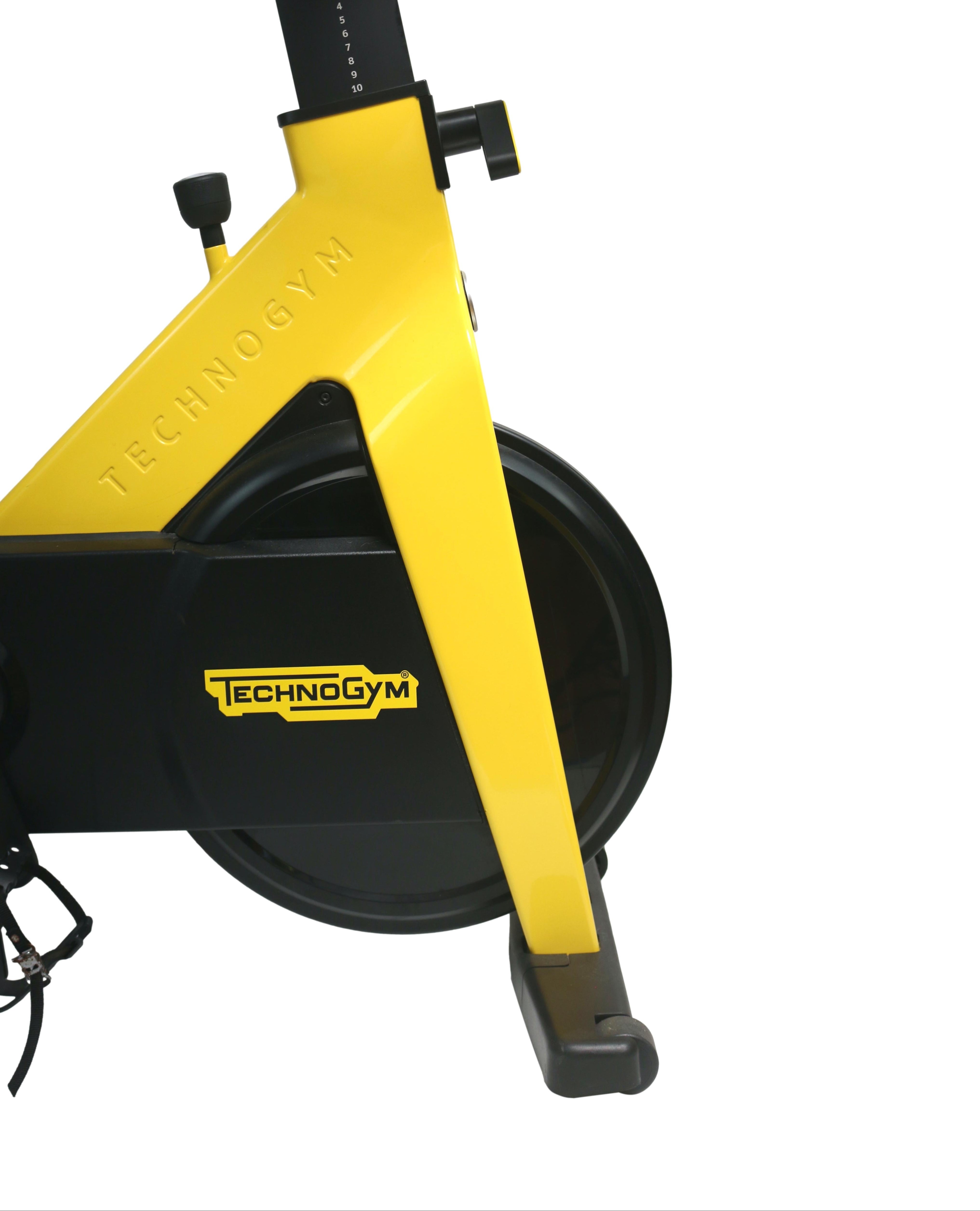 Bicicleta Spinning	Technogym Group Cycle Preta e Amarela