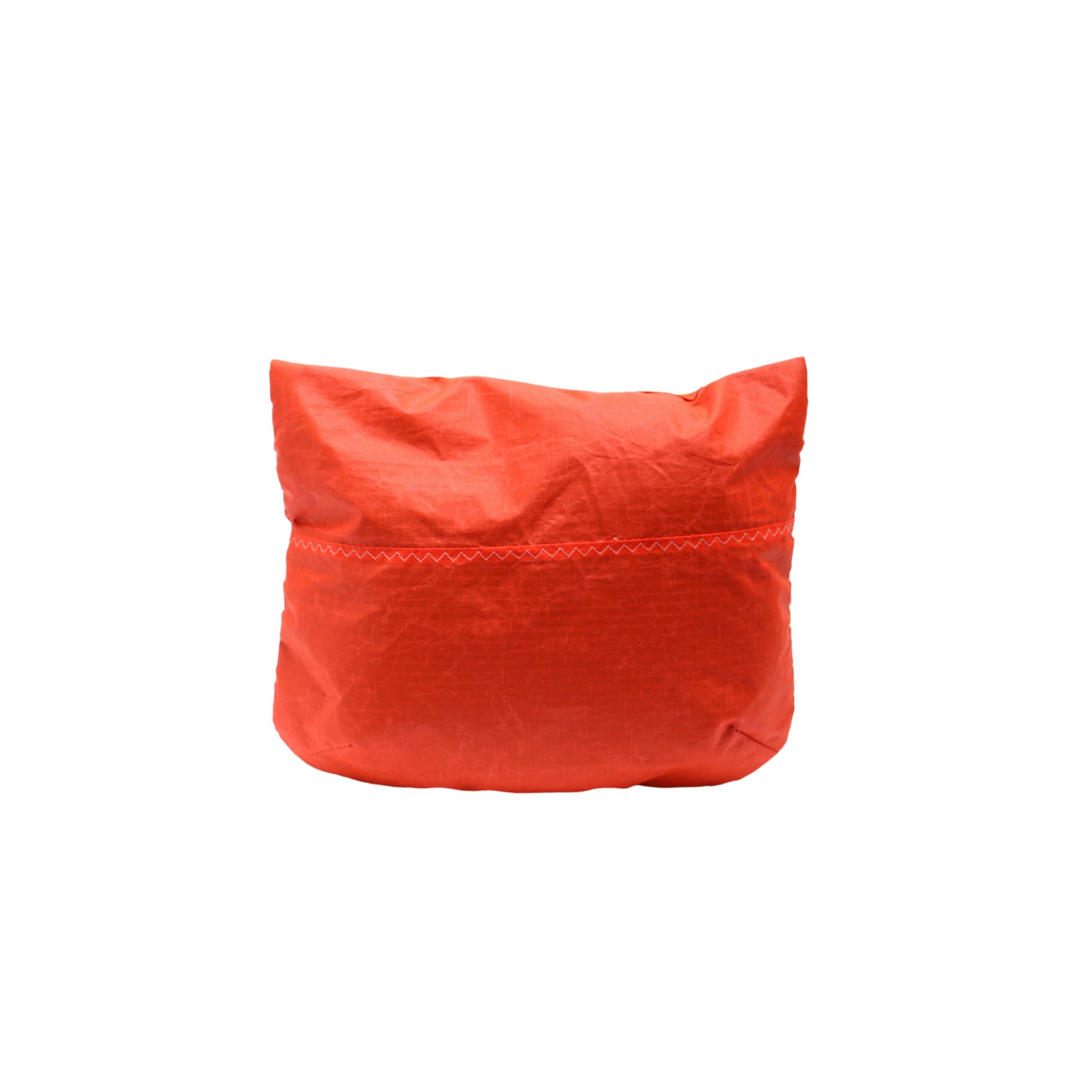 Estojo UNEND x Instituto Dharma Laranja e Vermelho