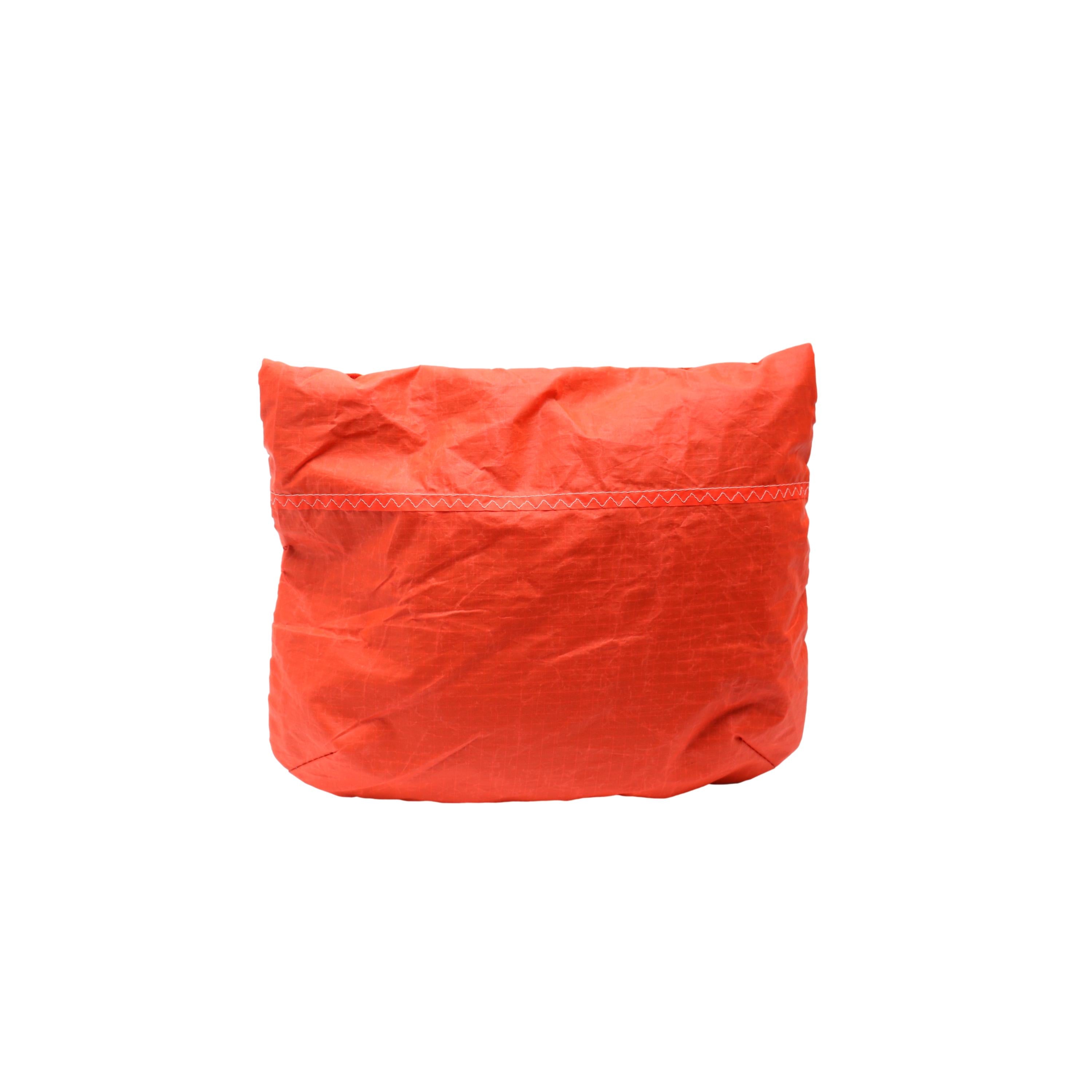 Estojo UNEND x Instituto Dharma Vermelho e Laranja