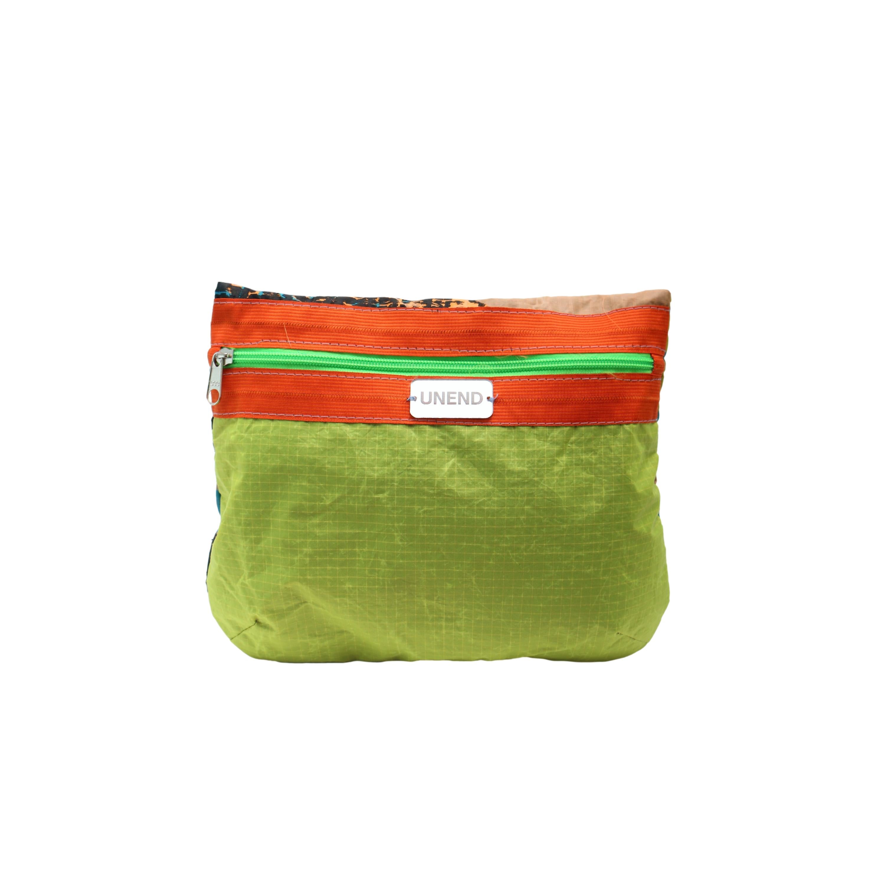 Estojo UNEND x Instituto Dharma Verde Claro e Laranja