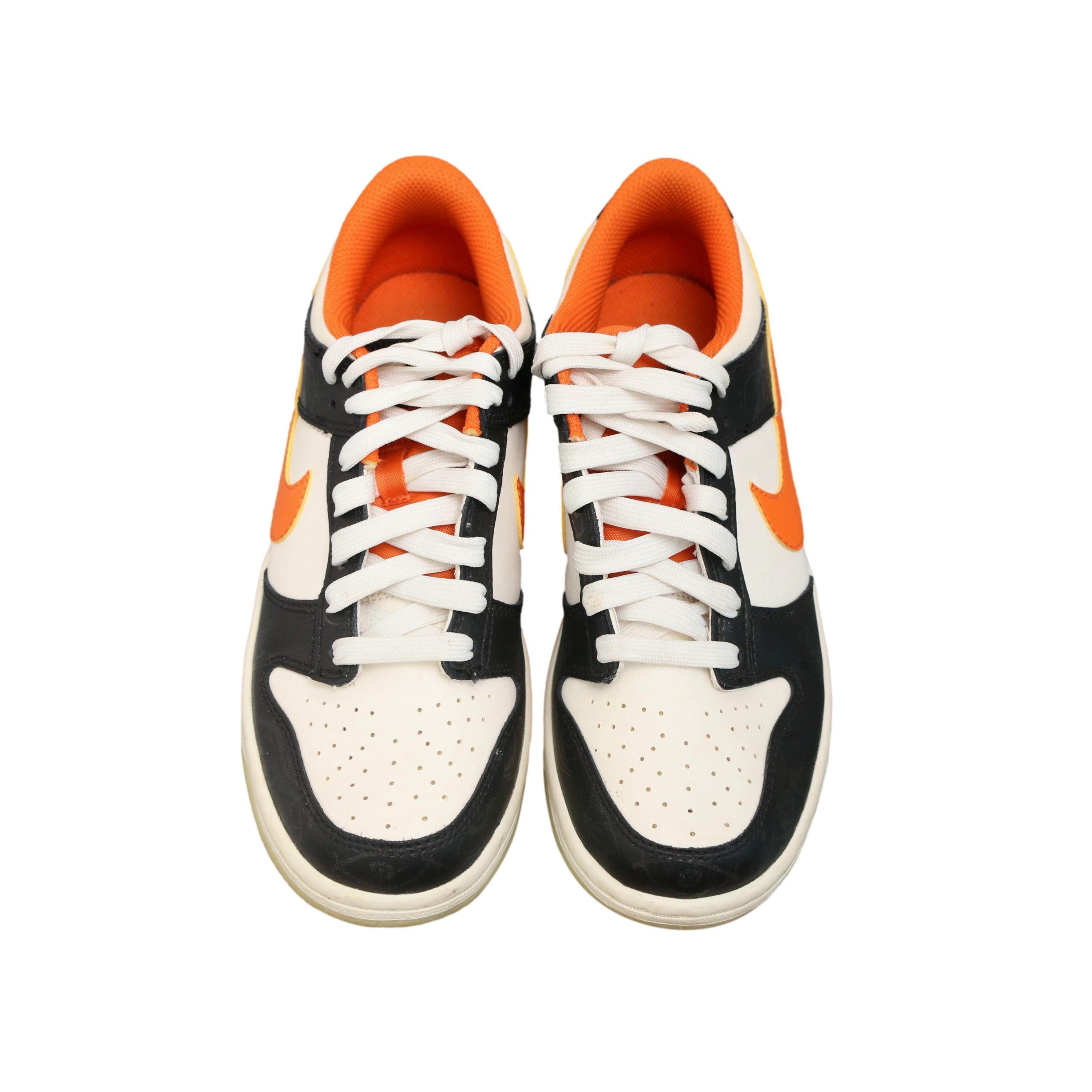 Tênis Infantil Nike Jordan 1 2021 Preto, Branco e Laranja - Tamanho 5.5 US