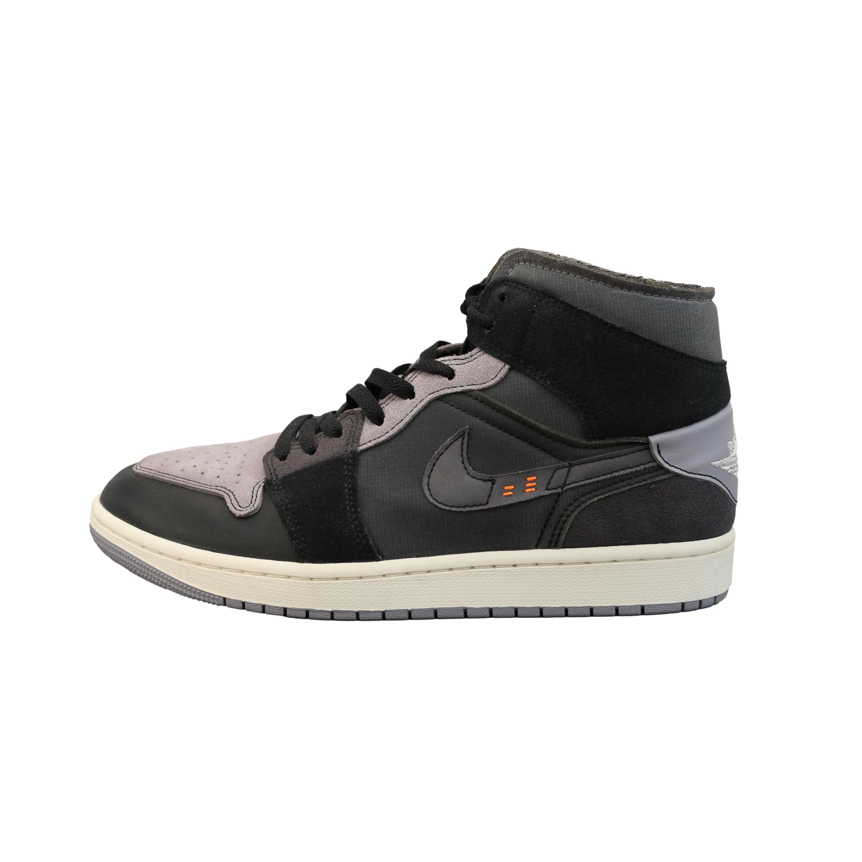 Tênis Nike Air Jordan 1 Mid SE Craft Inside Out Preto e Cinza - Tamanho 9.5 US
