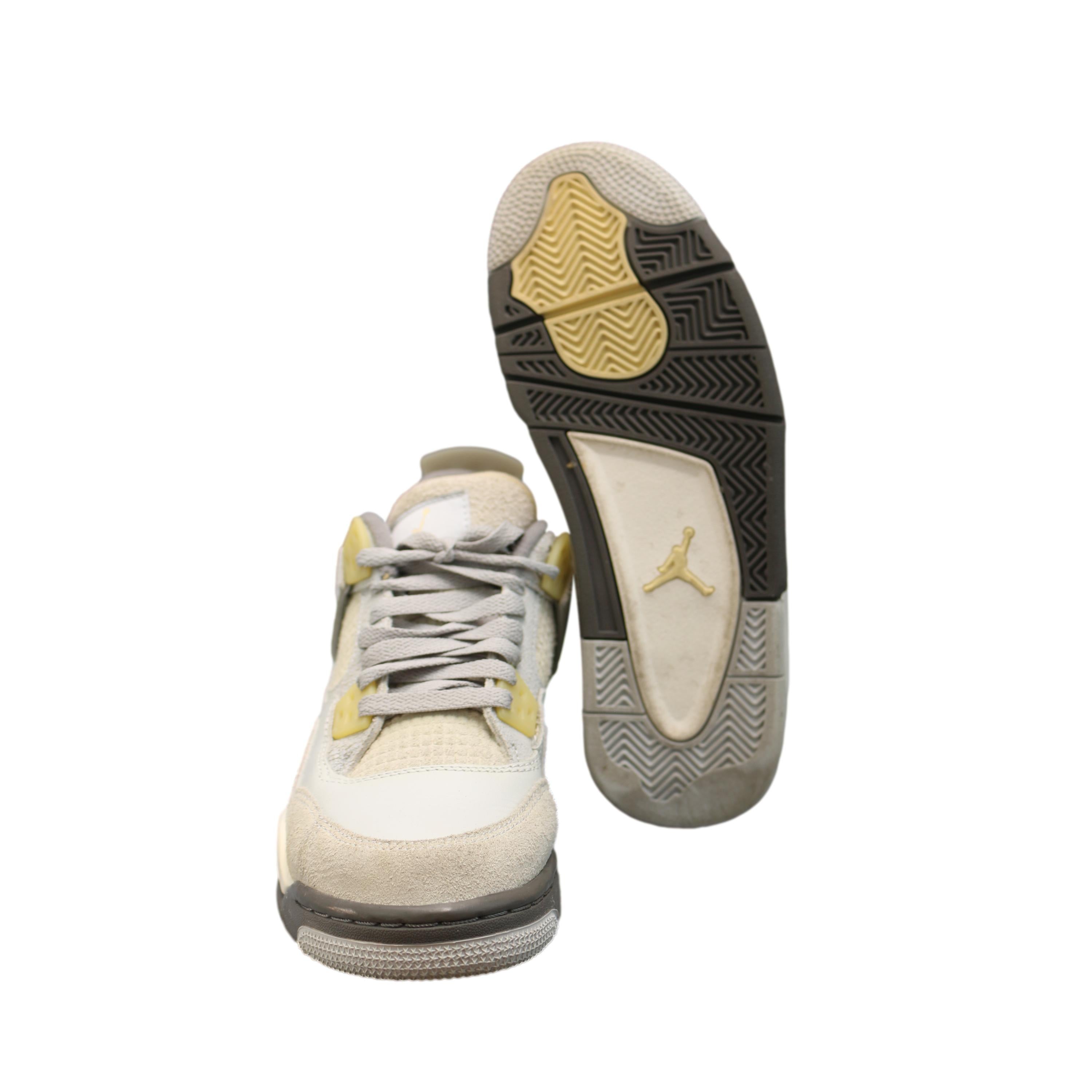 Tênis Infantil Nike Air Jordan 4 Retro Craft Photon Off-White e Cinza - Tamanho 6.5 US