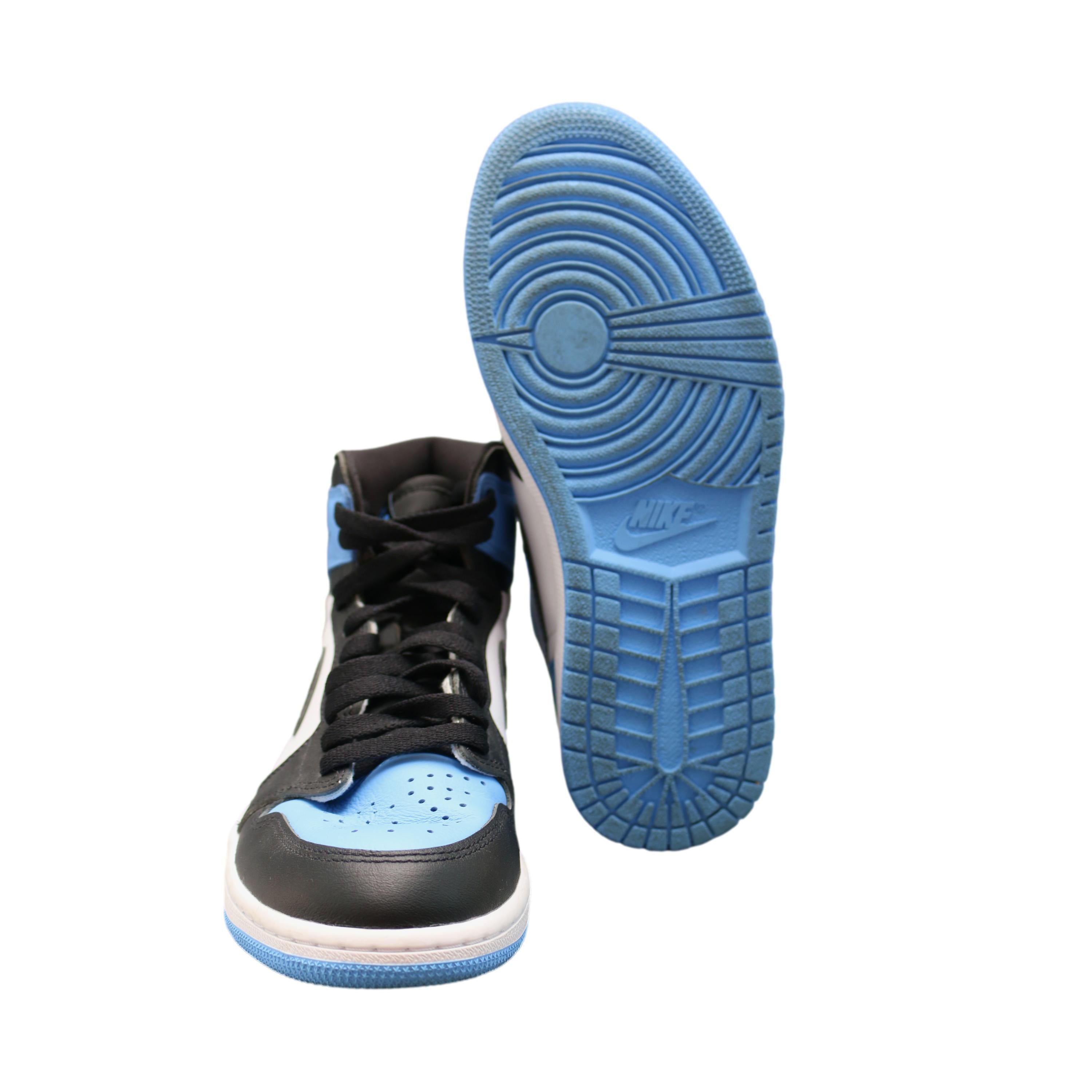 Tênis Infantil Nike Air Jordan 1 Retro High OG University Azul, Branco e Preto - Tamanho 7.5 US