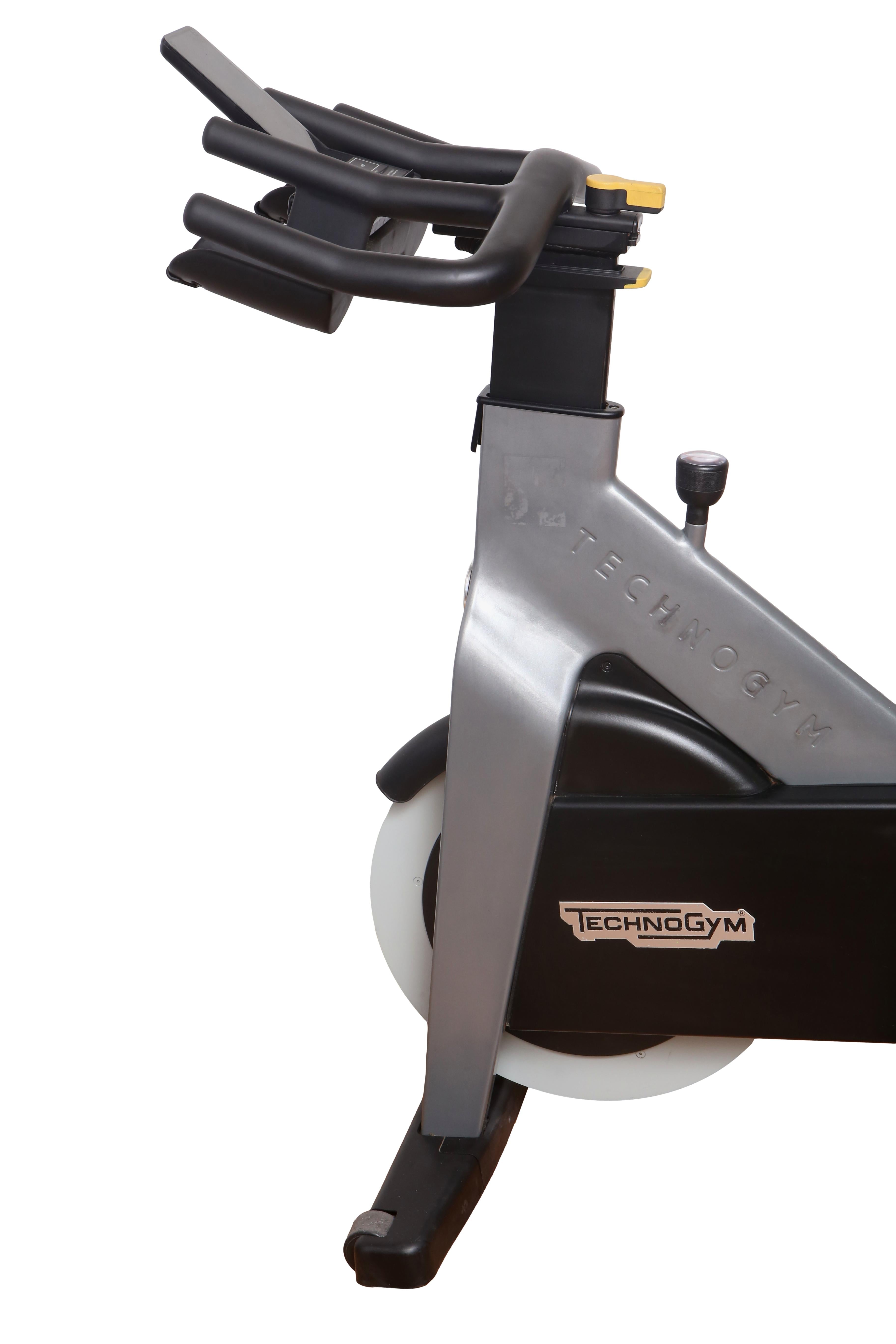 Bicicleta Spinning Technogym Group Cycle Connected Screen