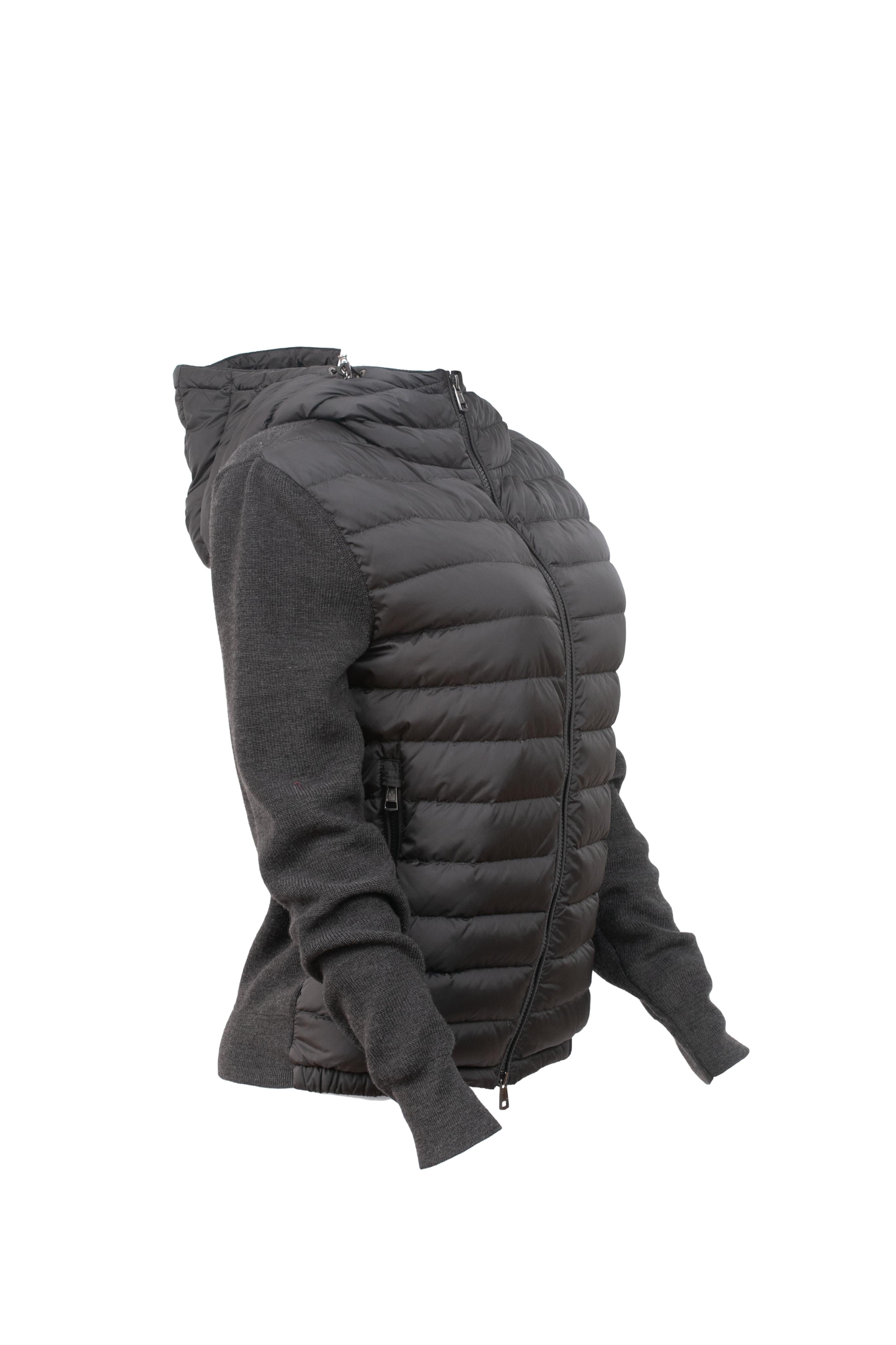 Casaco Feminino Ski Moncler Com Recortes Matelassê - Tamanho P