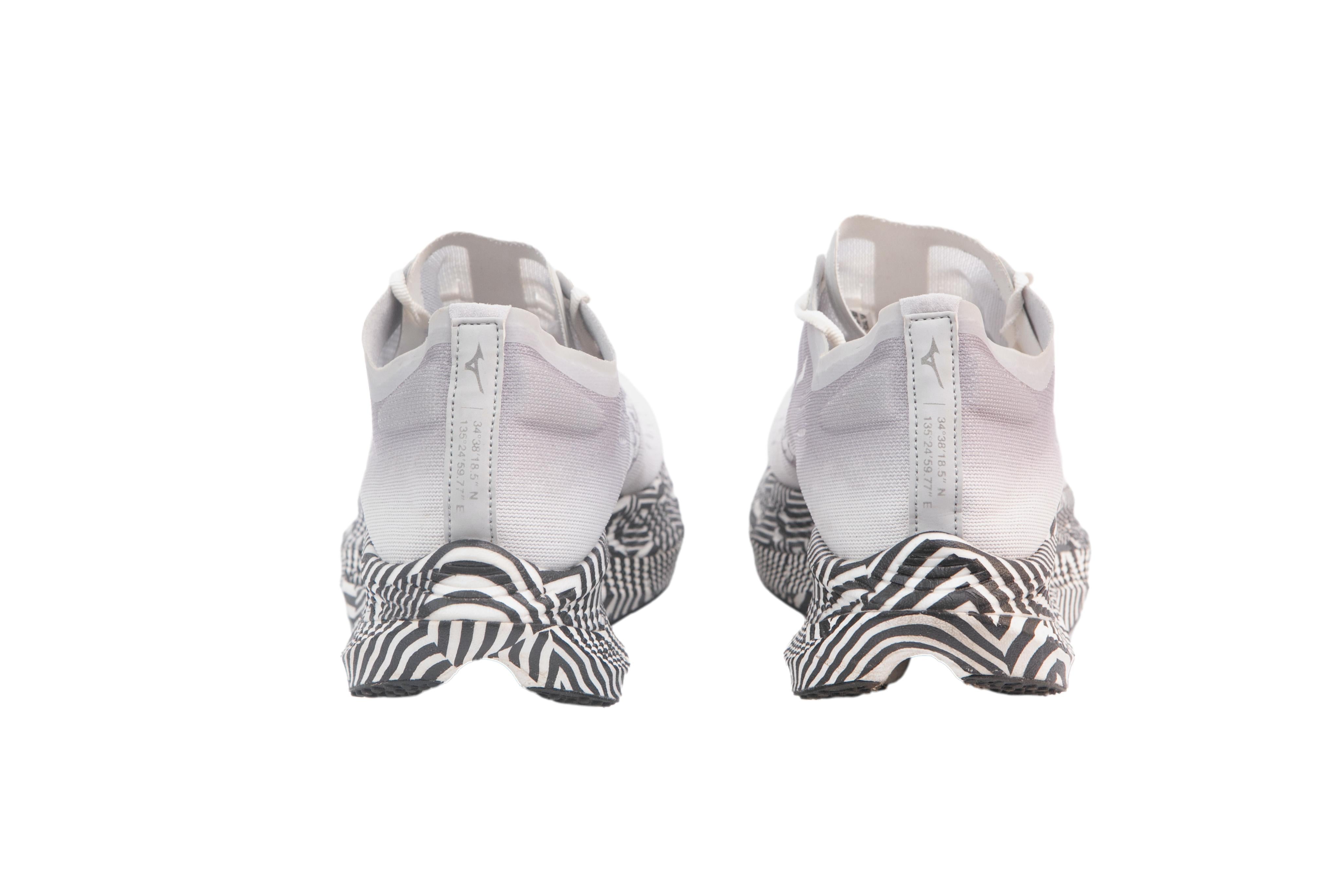 Tênis Unissex Mizuno Wave Rebellion Pro 2 Branco/Preto - Tamanho 41