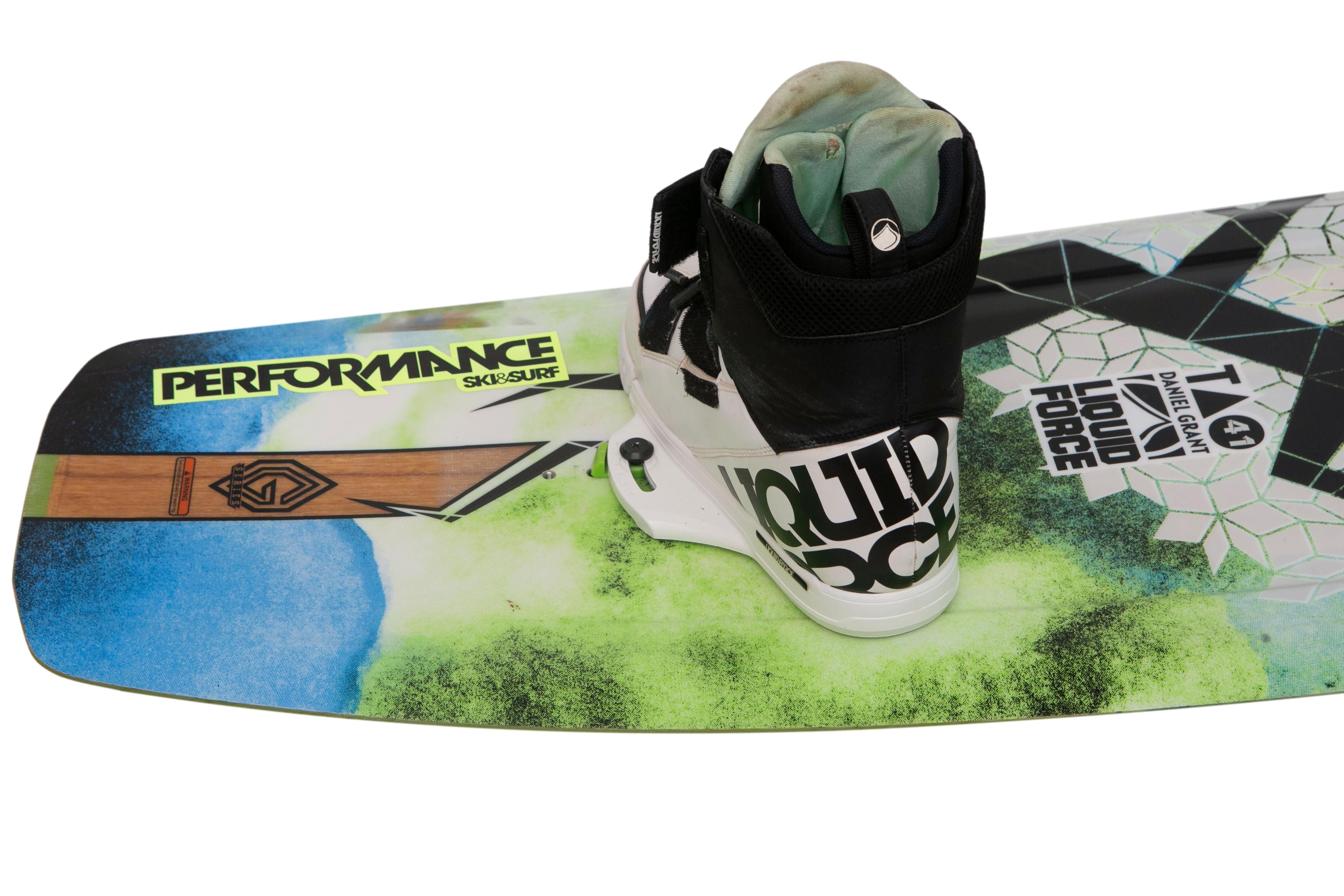 Prancha Wakeboard Com Bota e Capa Liquid Force+ Hyperlite Daniel Grant Vantage 41/ US 11-12