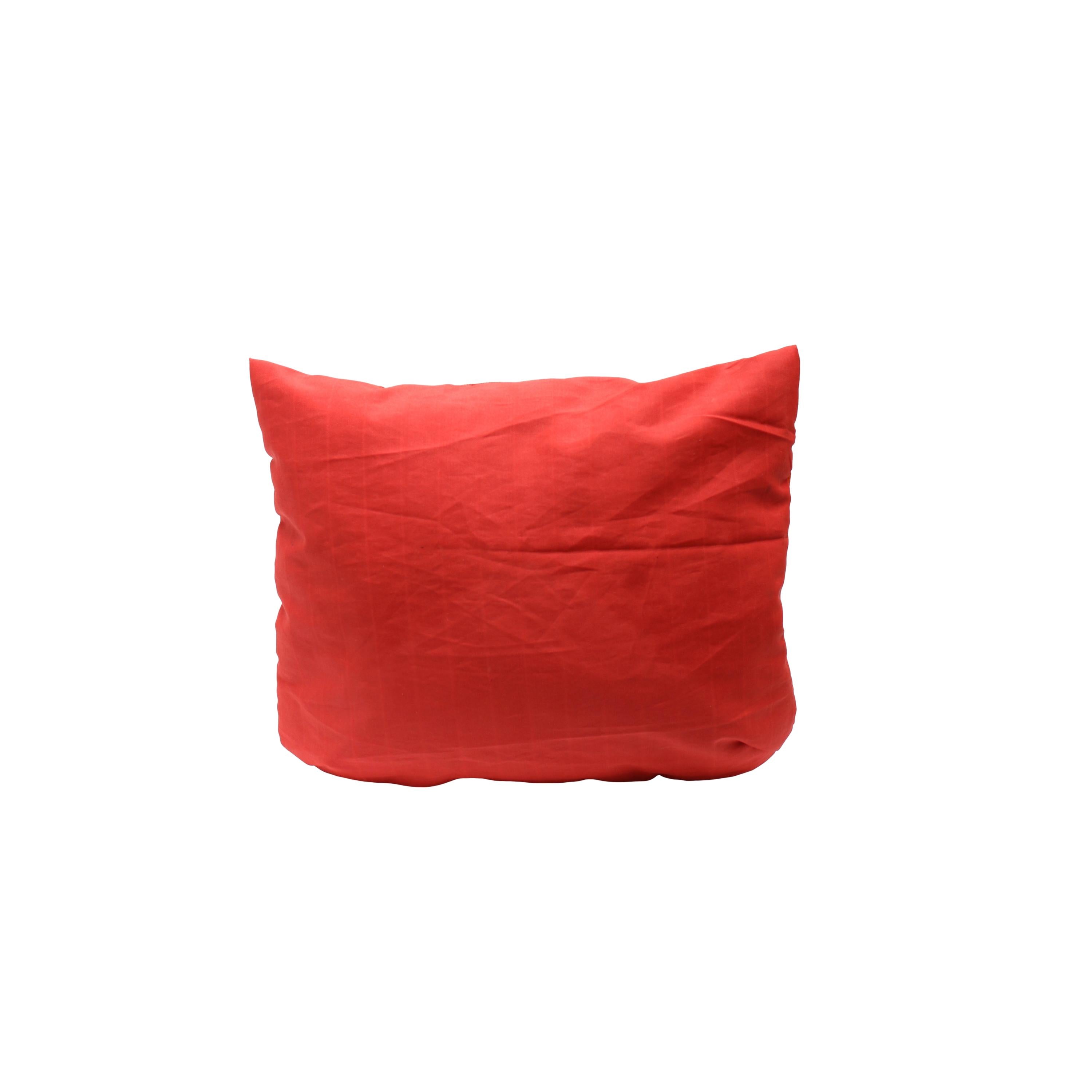 Estojo UNEND x Instituto Dharma Vermelho e Laranja