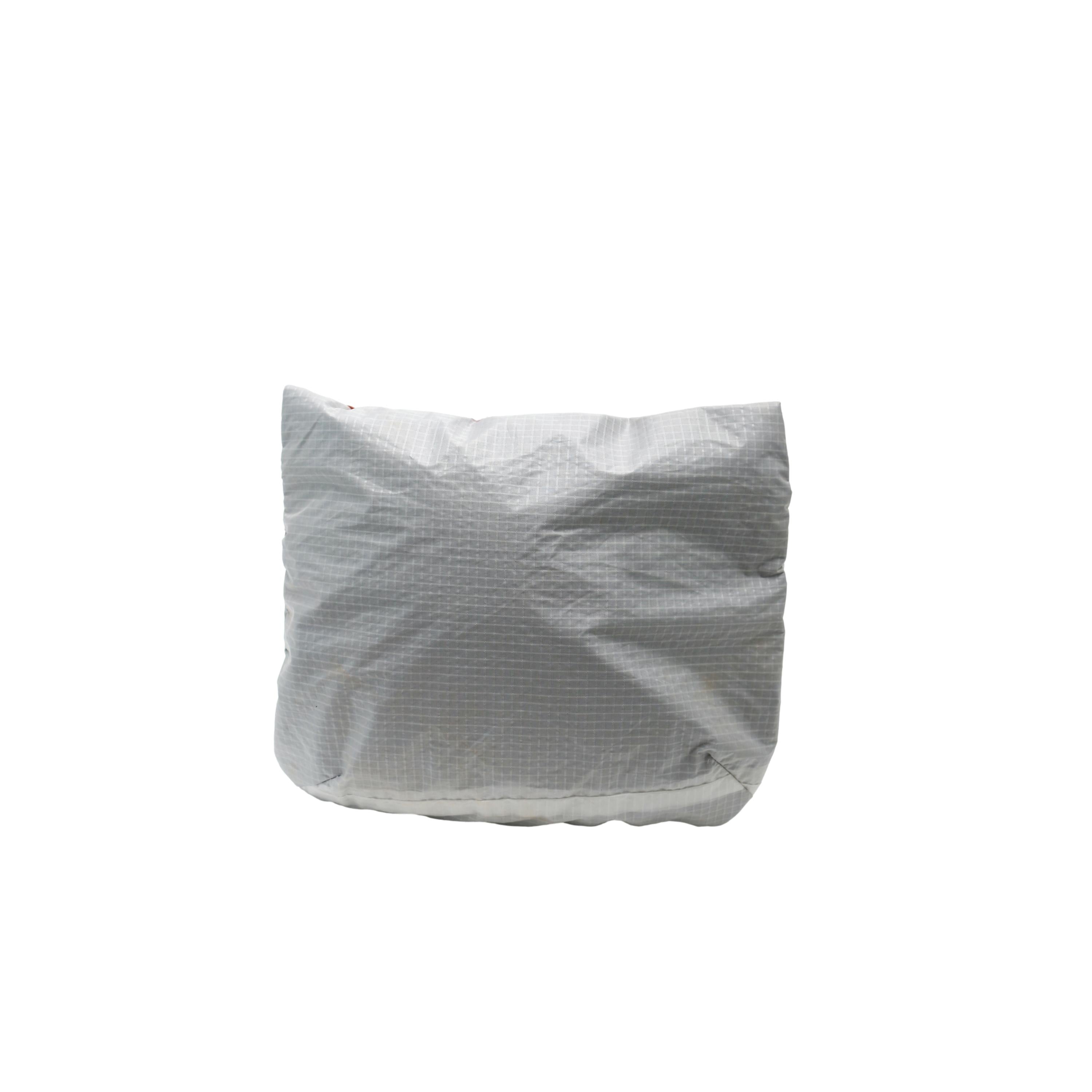 Estojo UNEND x Instituto Dharma Cinza e Laranja