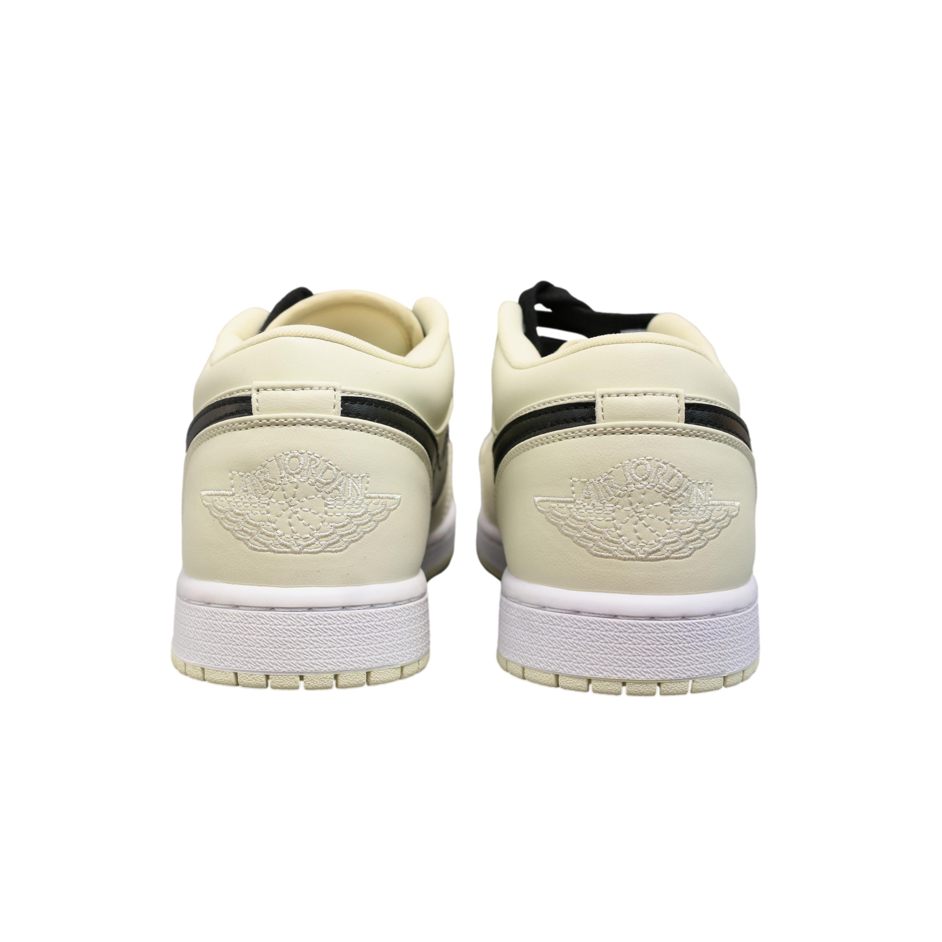 Tênis Nike Air Jordan 1 Low Sail Off-white e Preto - Tamanho 9.5 US