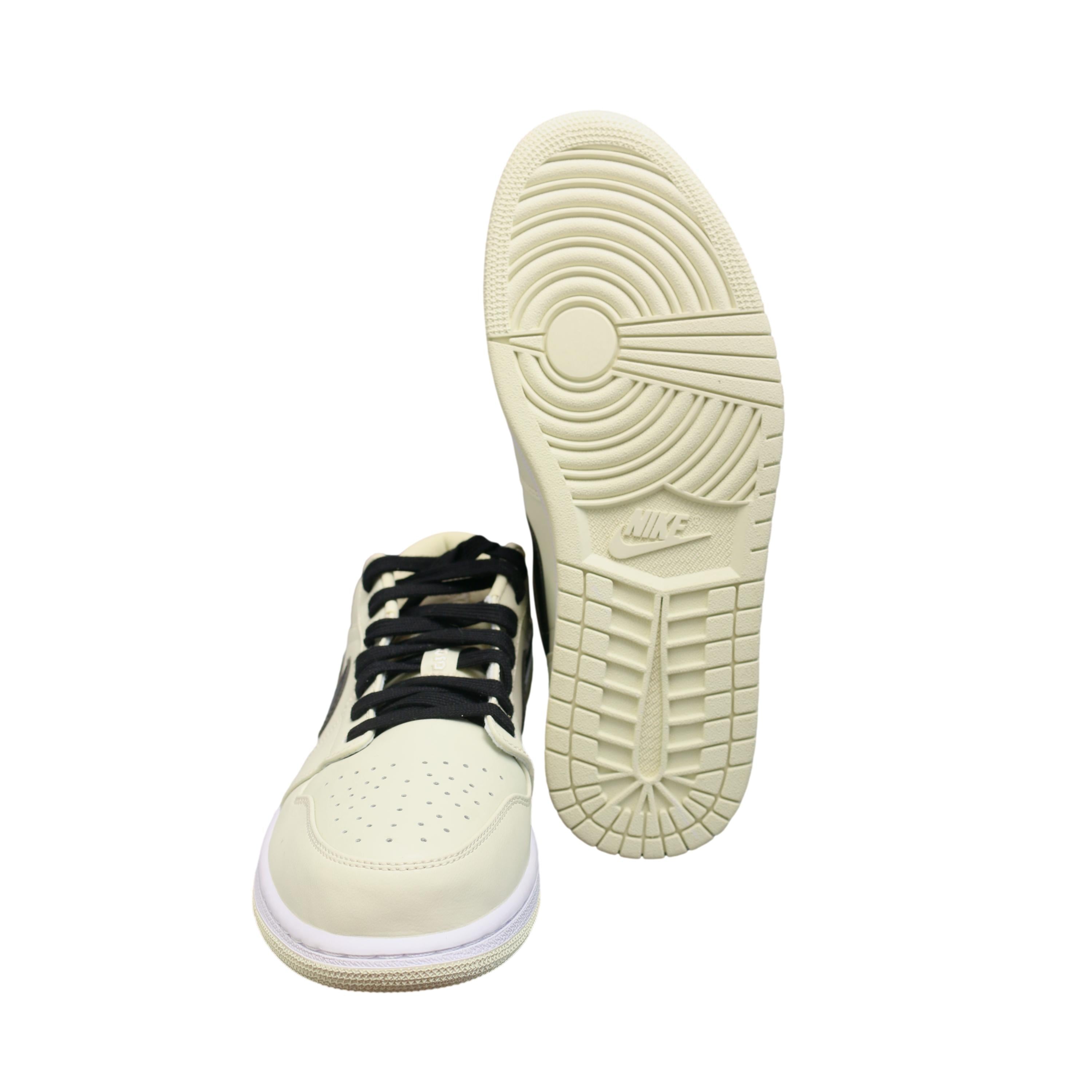 Tênis Nike Air Jordan 1 Low Sail Off-white e Preto - Tamanho 9.5 US