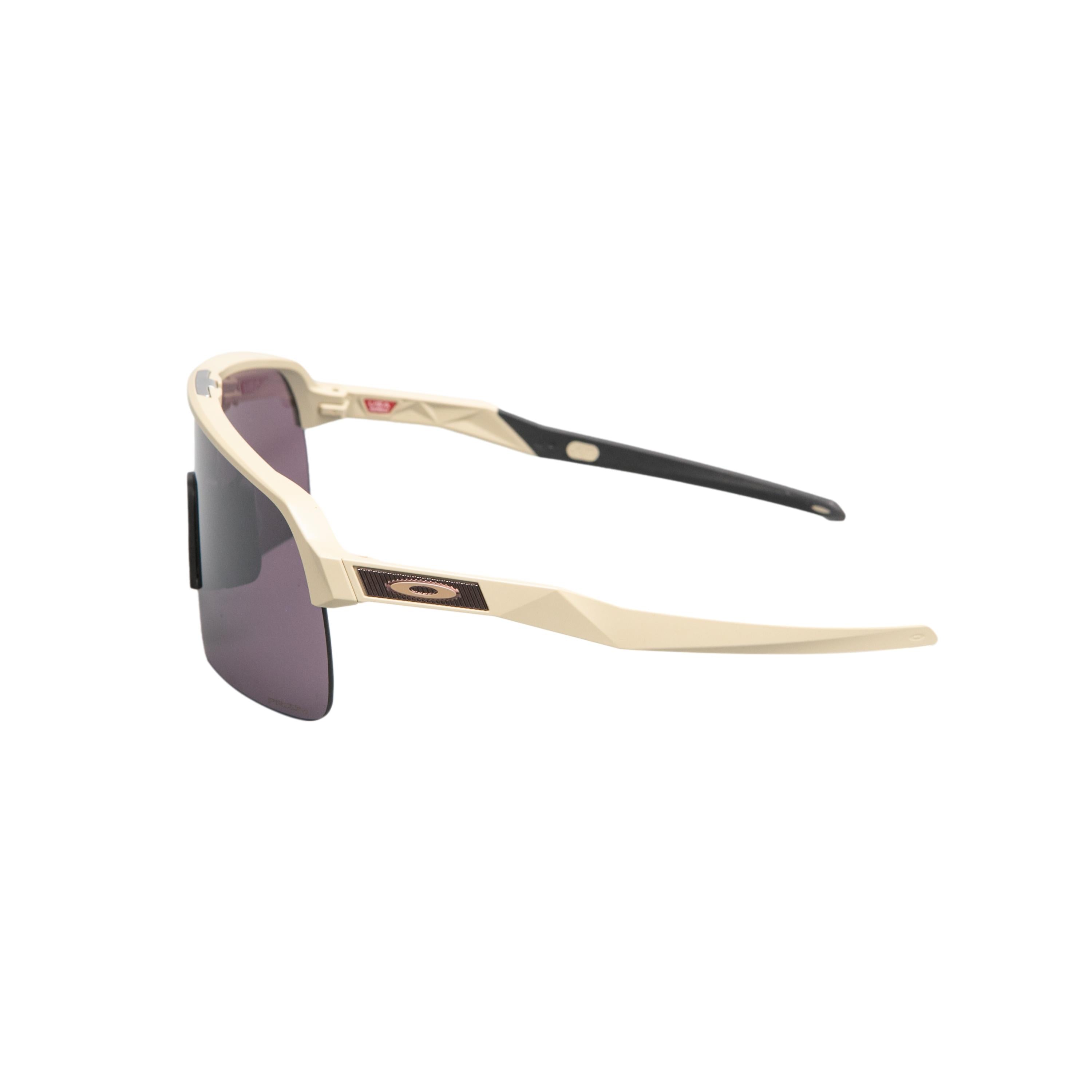 Óculos Unissex Ciclismo Oakley Sutro Fosco Lite Areia Lente Prizm Estrada Com Case - Tamanho Único