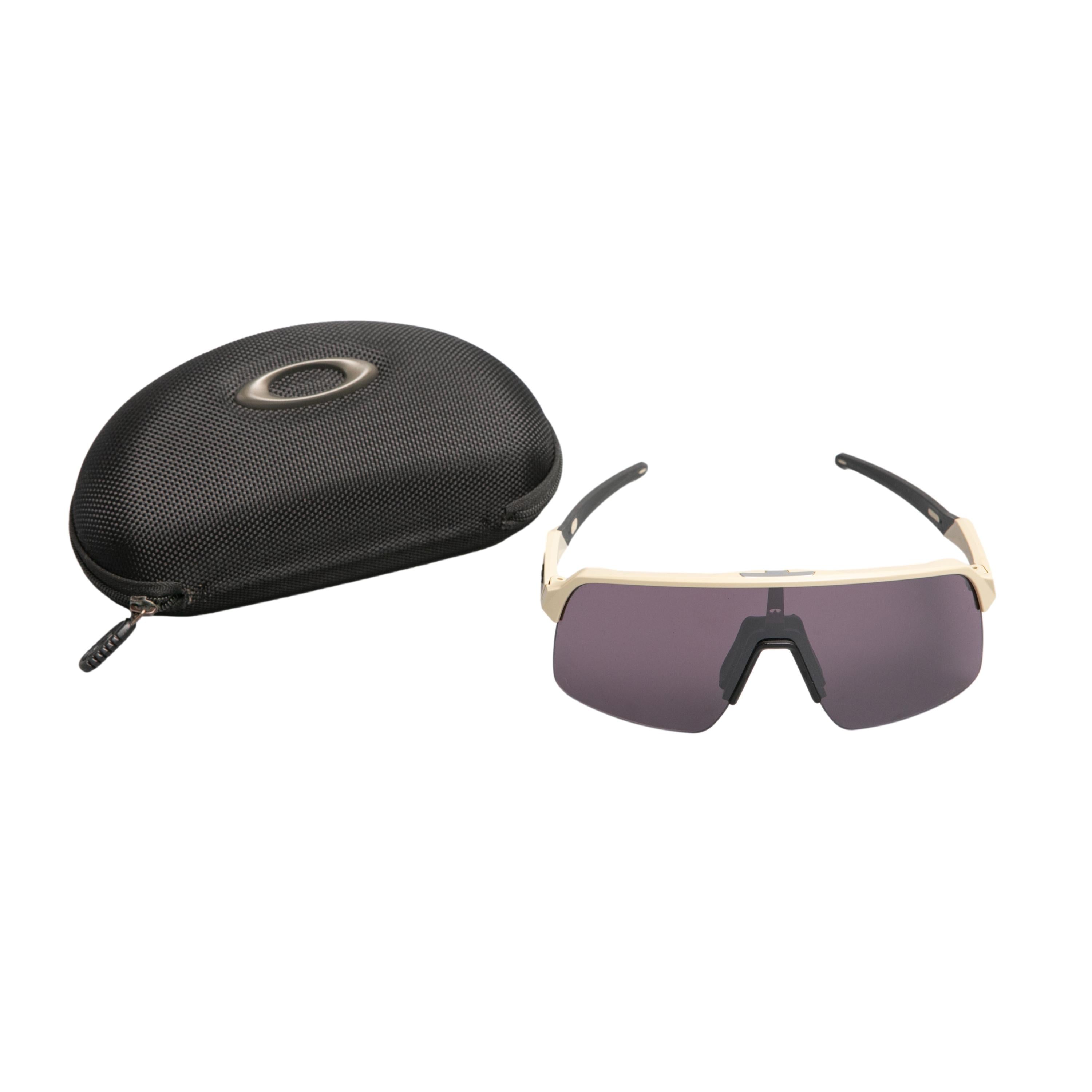 Óculos Unissex Ciclismo Oakley Sutro Fosco Lite Areia Lente Prizm Estrada Com Case - Tamanho Único
