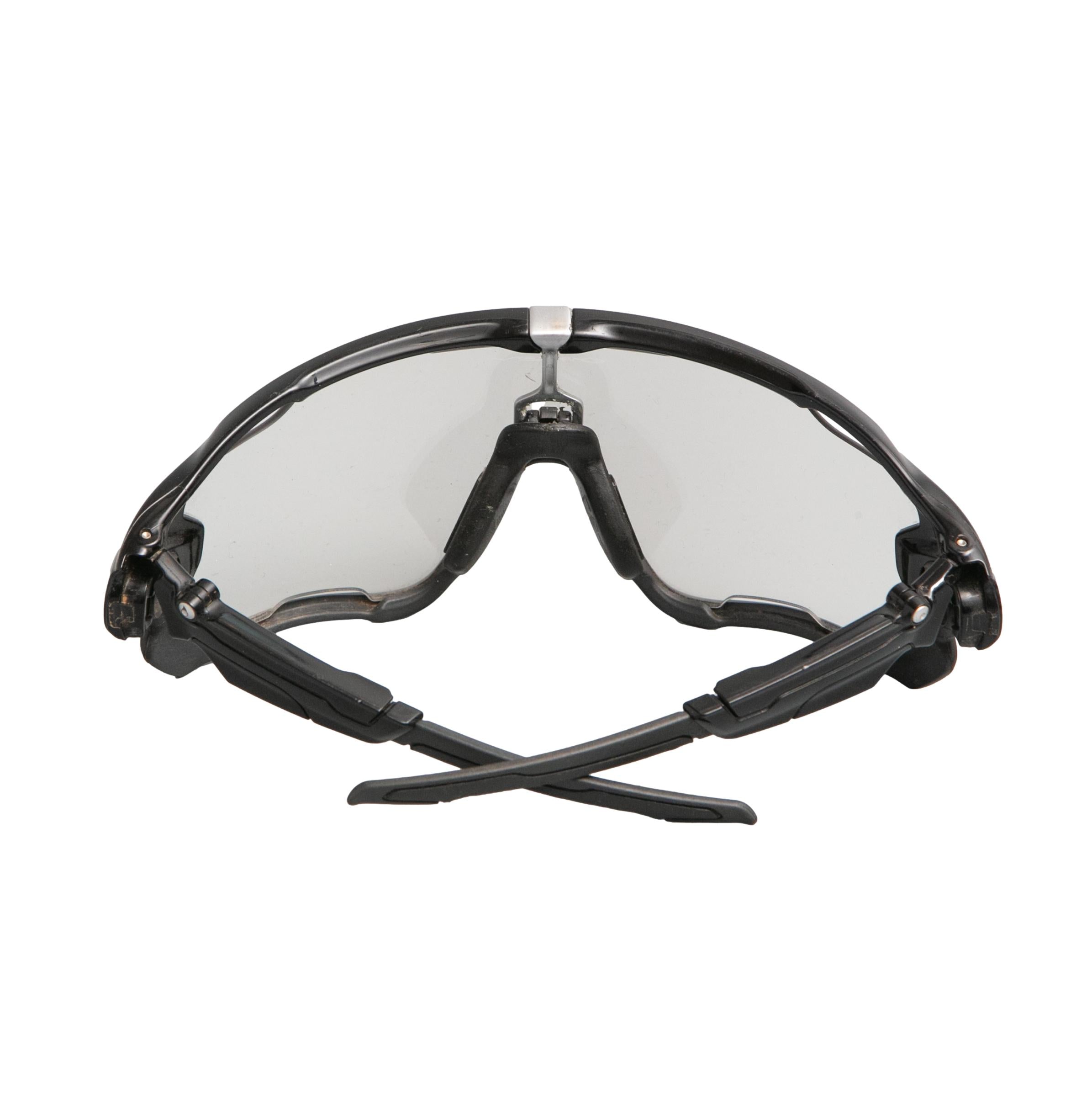 Óculos Unissex Ciclismo Oakley Jawbreaker Polished Black	Lente Photochromic Com Case - Tamanho Único